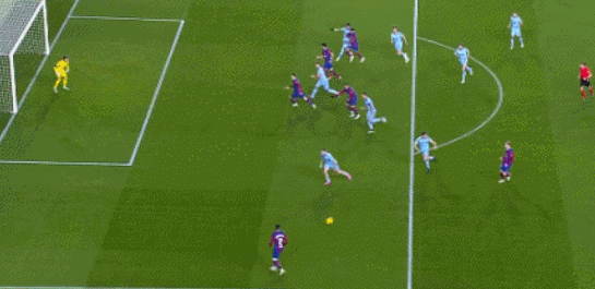 拜仁VS皇马比赛直播入口争议判罚？皇马中场卡马文加8分钟连吃2黄被罚下，主帅称裁判毁了比赛