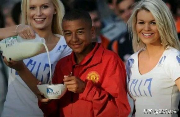 热那亚VS科莫直播法布雷加斯回应执教切尔西传闻：我将继续担任科莫主教练