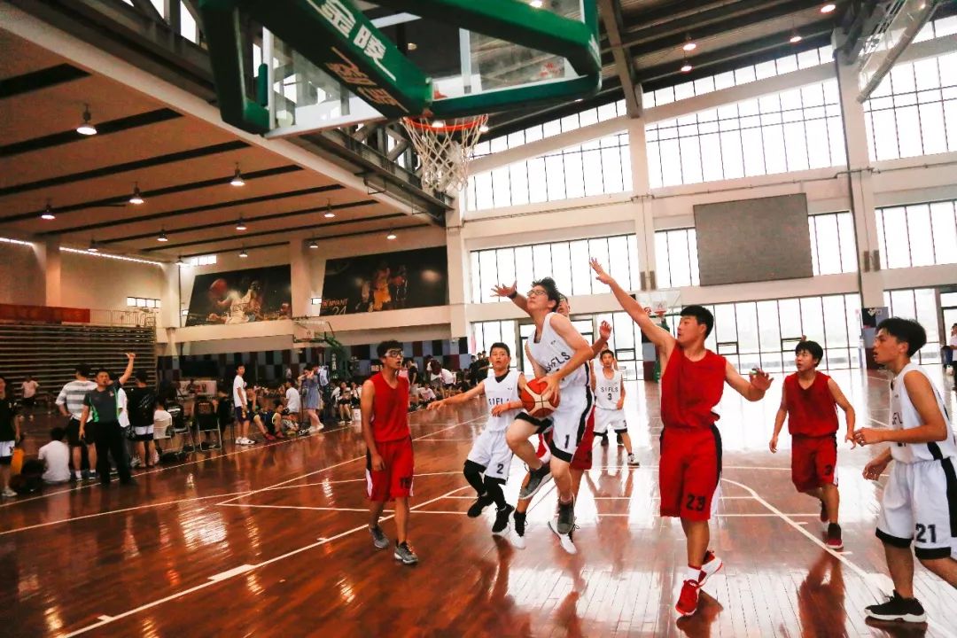 都灵VS佛罗伦萨直播原创足球前瞻：010佛罗伦萨VS威尼斯，015拉齐奥VS都灵，006泽尼特VS乌拉尔